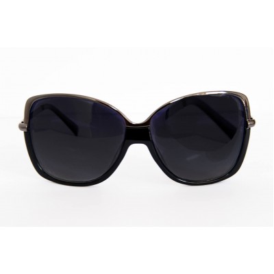 Дамски слънчеви очила в черно с метални детайли 